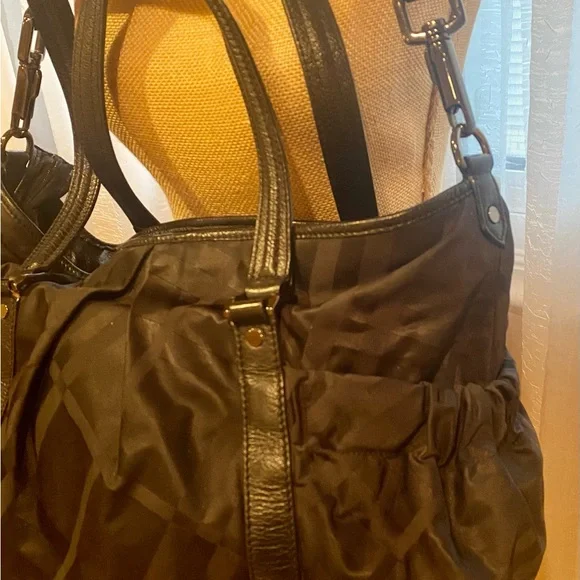 Burberry tonal nylon diaper bag with changing pad and dust bag - Picture 5 of 16